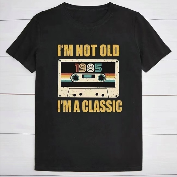 I’m A Classic T-Shirt | SIZE XS - Picture 1 of 4